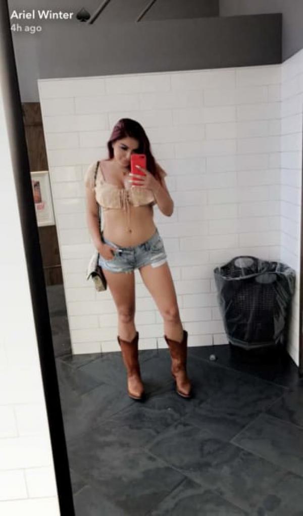 Ariel Winter: Back in Daisy Dukes, Now With More Cleavage!