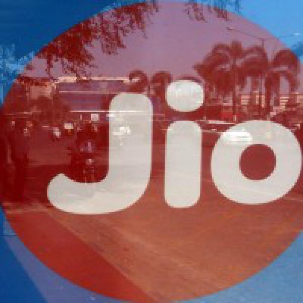 One arrested for alleged data theft from Jio: Sources