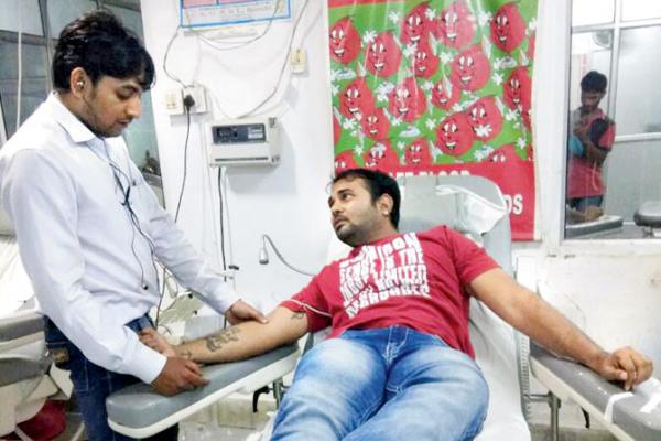 Mumbai: Blood donor travels 1,700 km for patient he has never met