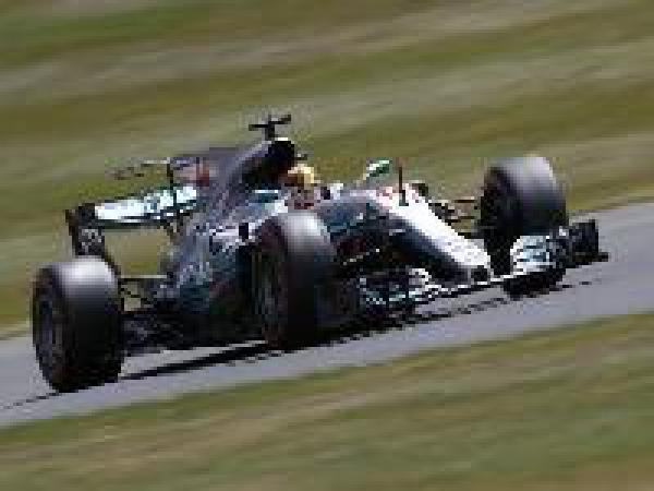 F1 2017: Lewis Hamilton takes pole position at the British Grand Prix