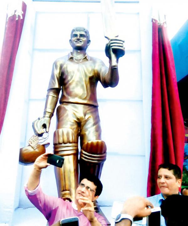 Sourav Ganguly unveils his 8-feet tall bronze statue in West Bengal