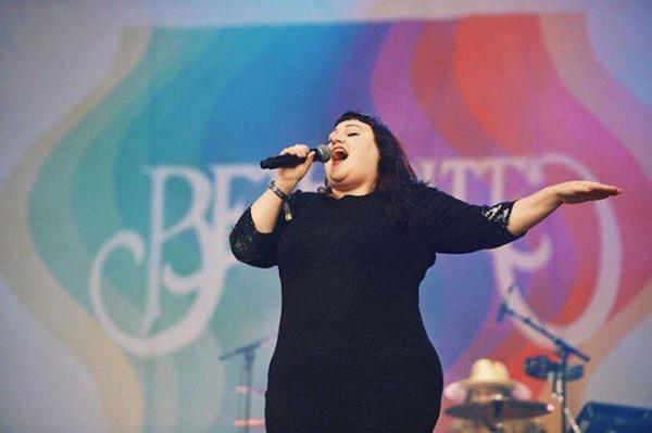 Beth Ditto postpones New York show after being hospitalised