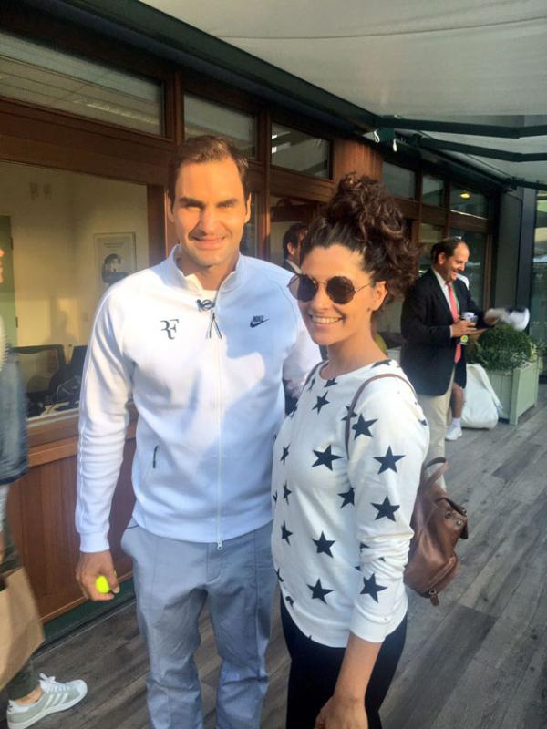  Check out: Saiyami Kher has a fangirl moment upon meeting Wimbledon champion, Roger Federer 