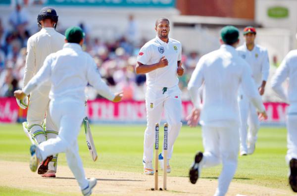 Philander's stars as South Afrcia thump England by 340 runs to win second Test