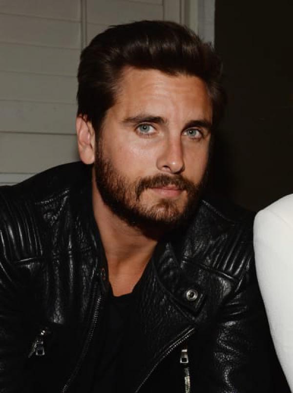 Scott Disick & Bella Thorne: Spotted Hooking Up in NYC!