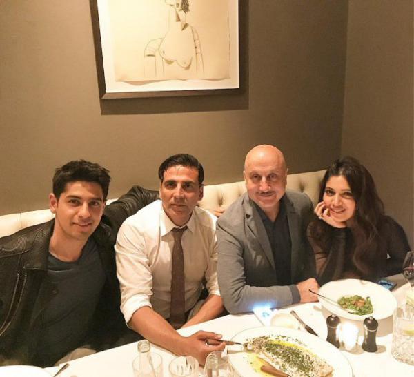  Brothers Reunite: Akshay Kumar along with Toilet cast Bhumi Pednekar and Anupam Kher reunites with Sidharth Malhotra in London 