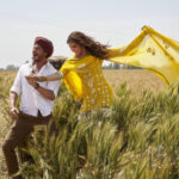 Exclusive: We’re In Love With The Way Shah Rukh Khan Looks At Anushka Sharma In These Stills From Jab Harry Met Sejal