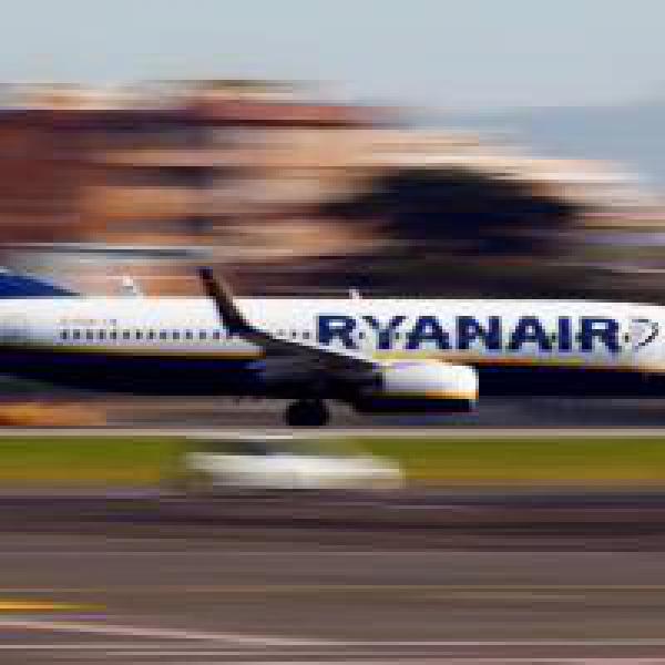 Irish airline Ryanair makes #39;non-binding#39; offer for Alitalia
