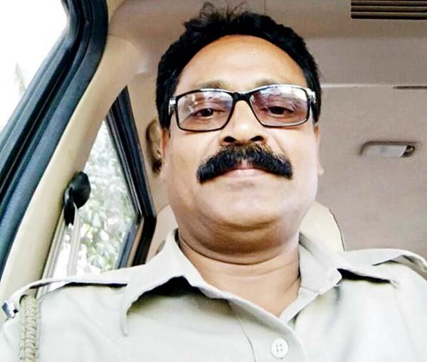 Thane civic official's bodyguard save suicidal girl