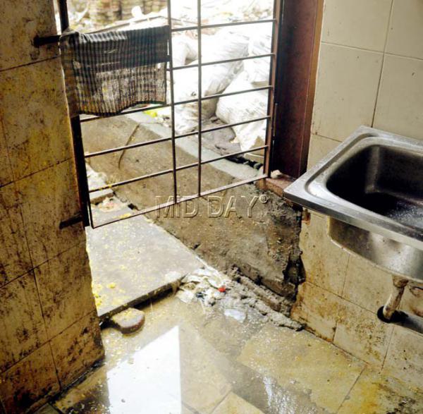 Mumbai: Illegal construction in residential building raises a stink