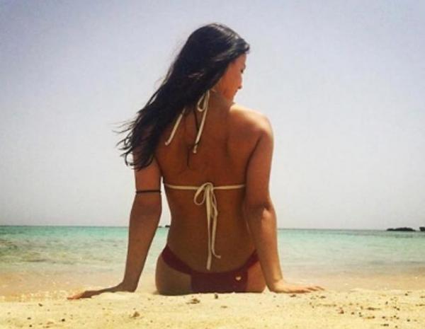 Elli Avrram flaunts her curves in a bikini