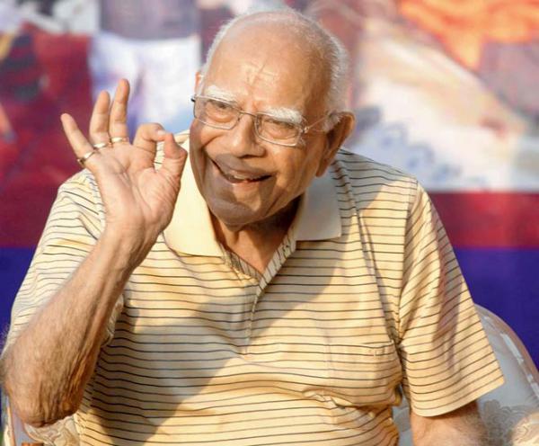 Ram Jethmalani quits as 'liar' Arvind Kejriwal's counsel