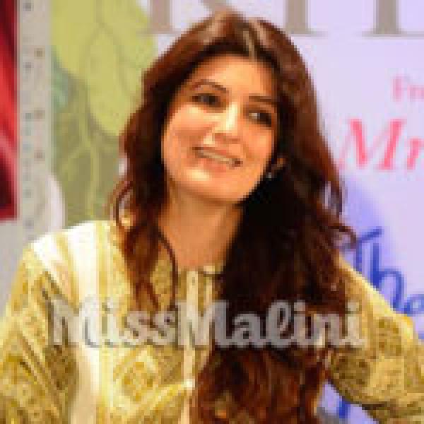 Twinkle Khanna Looks Like A Bomb In This Party Photo