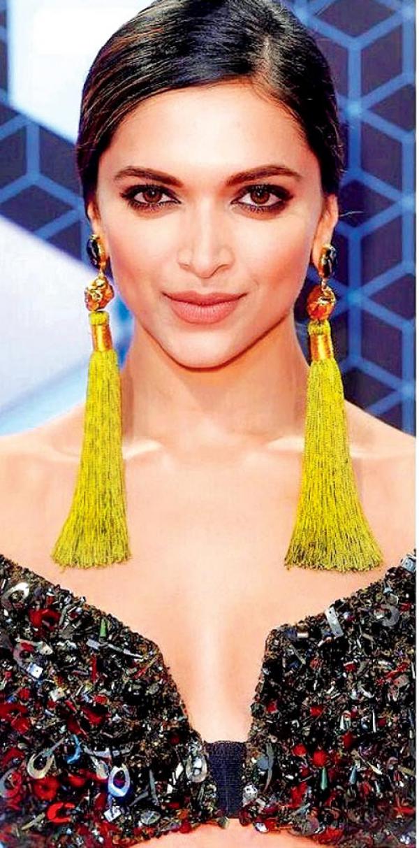 Deepika Padukone sets eye make-up trend, here're a few you can try