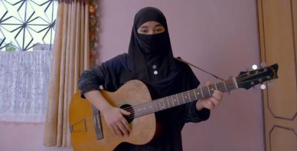 Aamir Khan And Zaira Wasim Are On To Something Intense In The Trailer Of& ‘Secret Superstar&apos;