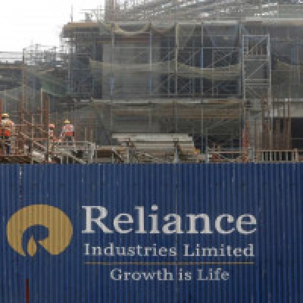 Reliance Industries hits record high, adds Rs 1.89 lakh cr to investors#39; wealth in 2017