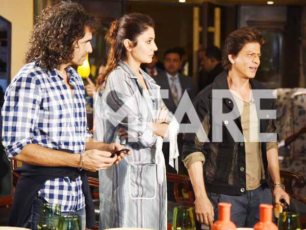 Shah Rukh Khan Anushka Sharma and Imitiaz Ali promote Jab Harry Met Sejal in Delhi 