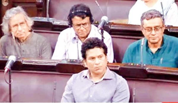 Sachin Tendulkar attends Rajya Sabha, but does not ask any questions