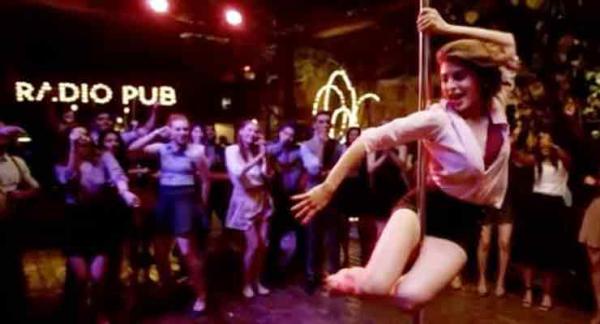 Jacqueline Fernandez&apos;s Sexy Pole Dance In &apos;Chandralekha&apos; From &apos;A Gentleman&apos; Will Set Your Screen On Fire