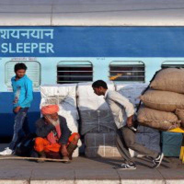 Railways earned Rs 1,400 cr from canceled tickets in 2016-17