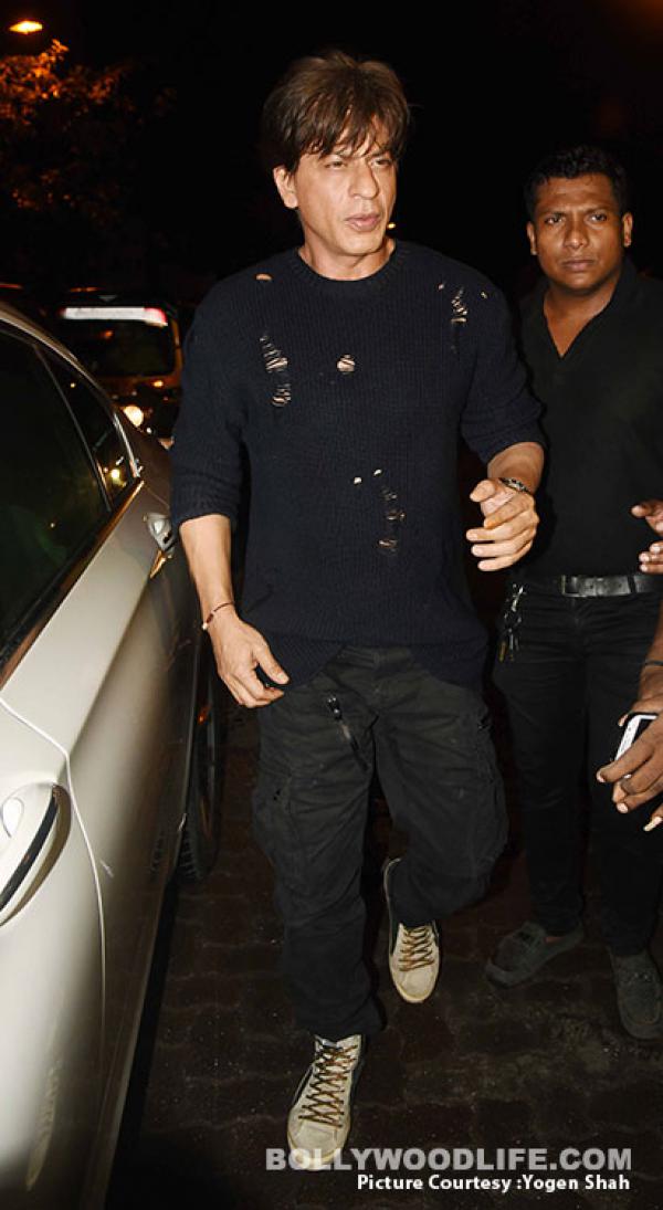 Caught in the act! Shah Rukh Khan’s this trick with distressed tees can be your new style hack -View HQ pics