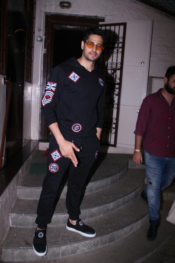 Sidharth Malhotra Just Gave The Hoodie & Joggers Combo A Whole New Meaning