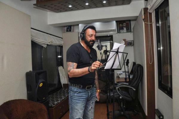  WOW: Sanjay Dutt sings a song for Bhoomi 