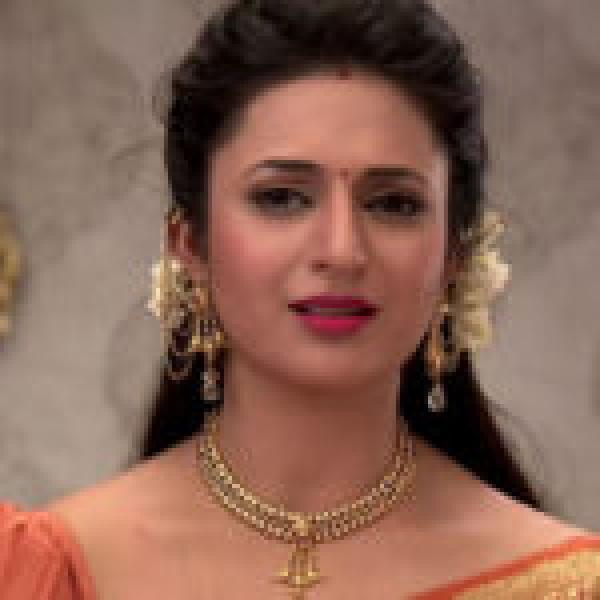Divyanka Tripathi Tweets To PM Narendra Modi About The Rape Incident On Independence Day