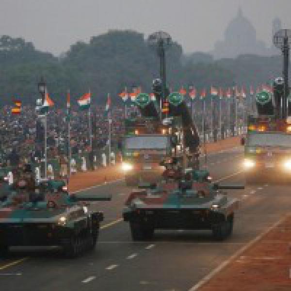 Army, Navy, IAF chiefs review country#39;s security preparedness
