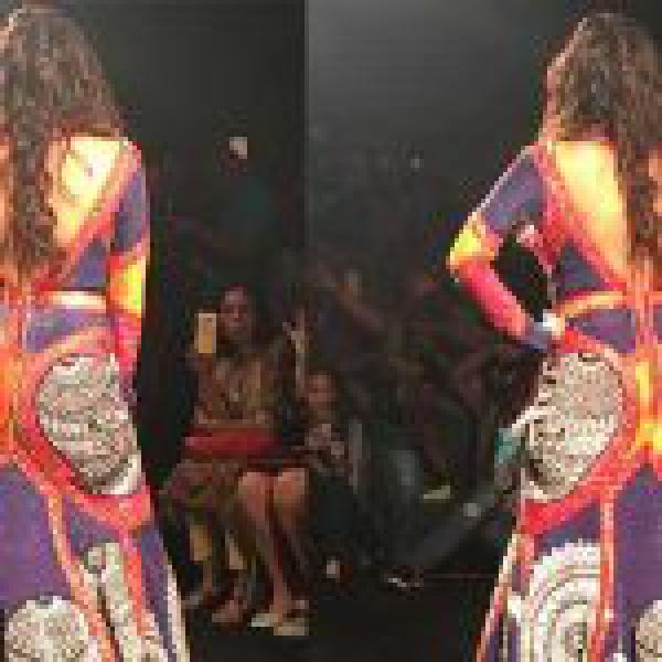 Photos: This B-Town Actress Raises The Hotness Quotient As She Walks The Ramp In This Sultry Outfit!