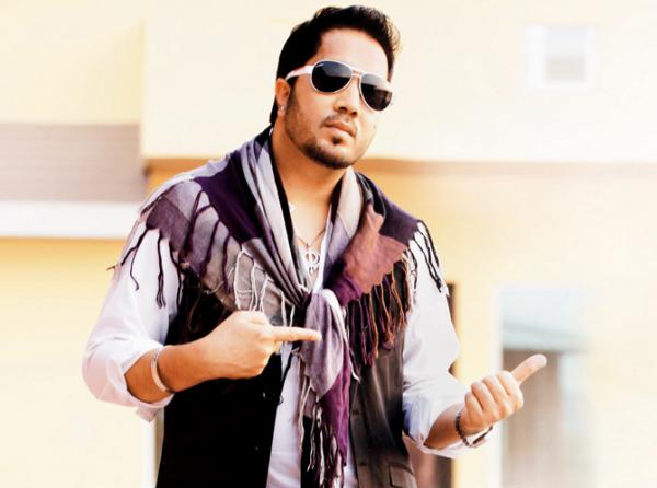 Mika Singh charges Rs 25 lakh for six hours shoot!
