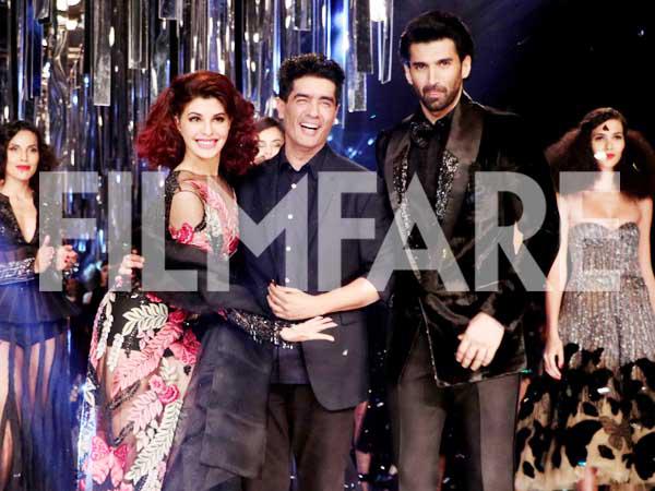 Jacqueline Fernandez and Aditya Roy Kapur look sizzling hot as they turn showstoppers for Manish Malhotra at the Lakme Fashion Week 