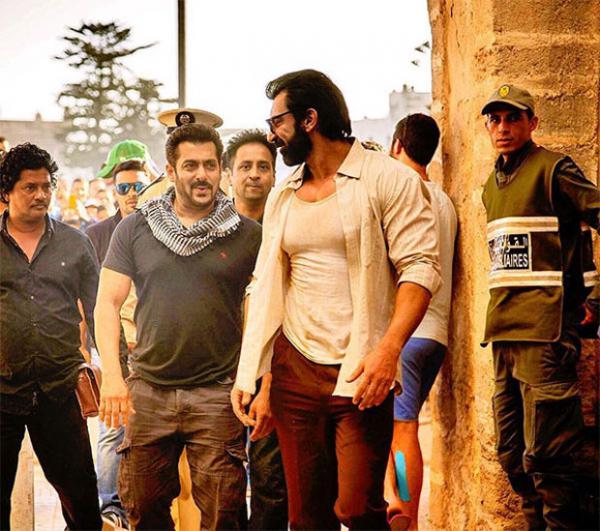  OMG: Salman Khan looks dashing on the sets of Tiger Zinda Hai 