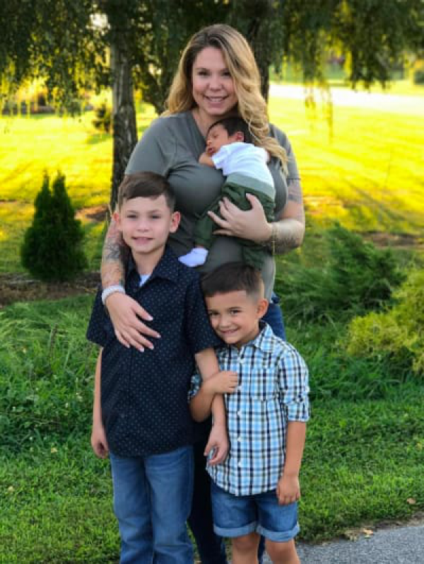Kailyn Lowry Breastfeeds, Claps Back at Baby Name Haters
