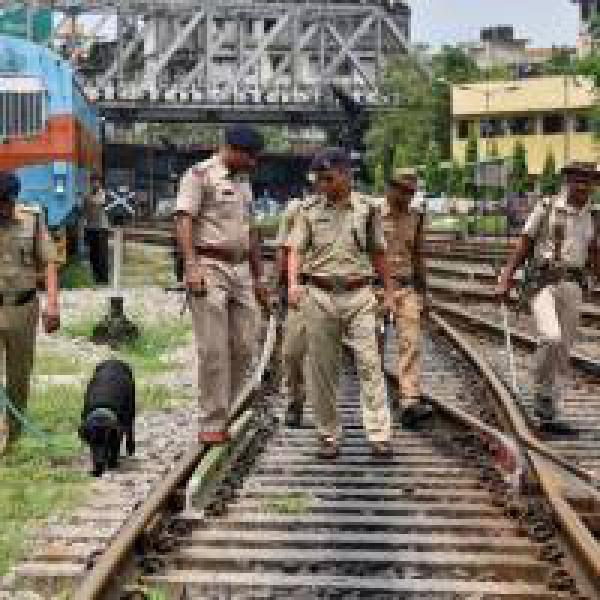 50 injured as Kaifiyat Express derails in Uttar Pradesh