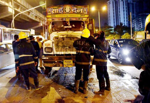 Mumbai: Biker dead after truck hits cars causing major pile-up at JVLR