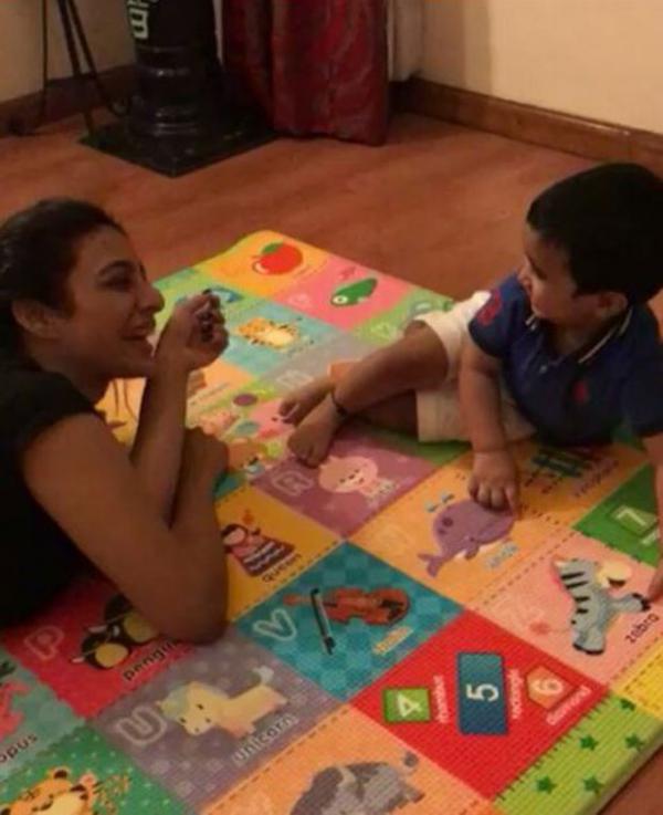  WATCH: Tabu and Tusshar Kapoor's son can't stop laughing in the cutest video while shooting for Golmaal Again! 