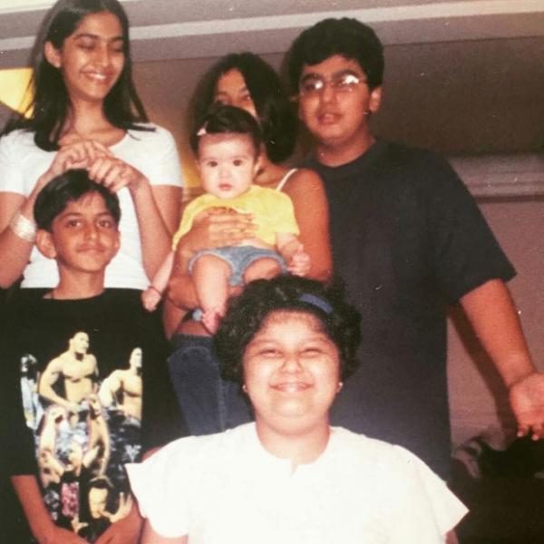  This nostalgic picture of Sonam Kapoor and Arjun Kapoor will take you back to their childhood 
