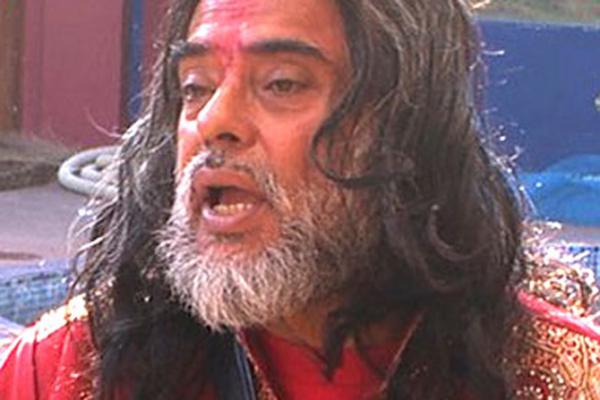 Shocking! Ex 'Bigg Boss' contestant Om Swami beaten up in public