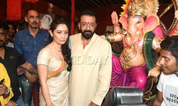Sanjay Dutt and wife Maanayata celebrate Ganesh Chaturthi in Mumbai, see photo