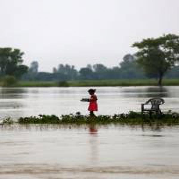 PM makes aerial survey of flood-hit Bihar; announces Rs 500 cr