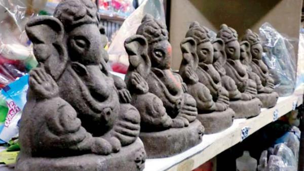 Cowdung finds new life as Ganpati idols