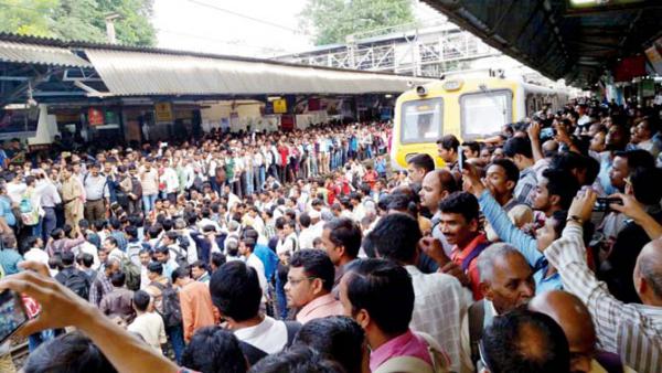 Mumbai to have more North-bound local train services instead of CST 