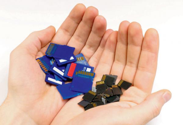 Fight over memory card claims life of Andhra man