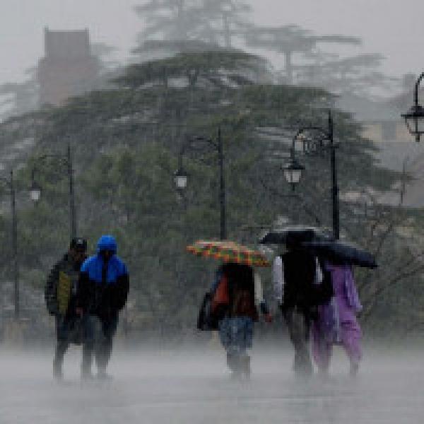 Mumbai Rains LIVE: Airport suspends operations; high tide sets in