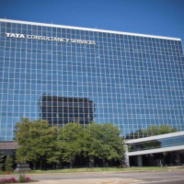 TCS falls over 1% as Nomura maintains reduce, sees 13% downside on expensive valuations