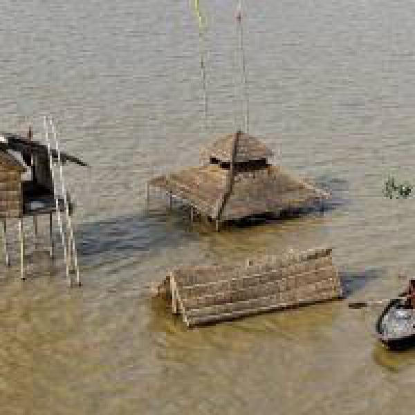 UP flood toll rises to 108; situation still grim