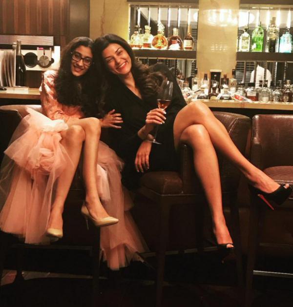  WOW! This lovely picture of Sushmita Sen and daughter Renee on her 18th birthday will surely make your day! 