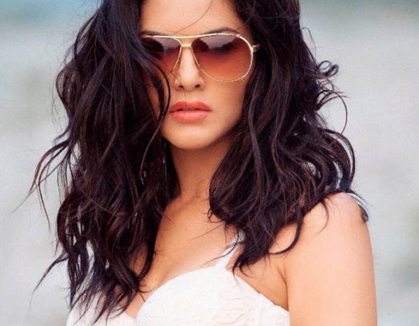 Sunny Leone admits she has no 'real' friends in Bollywood