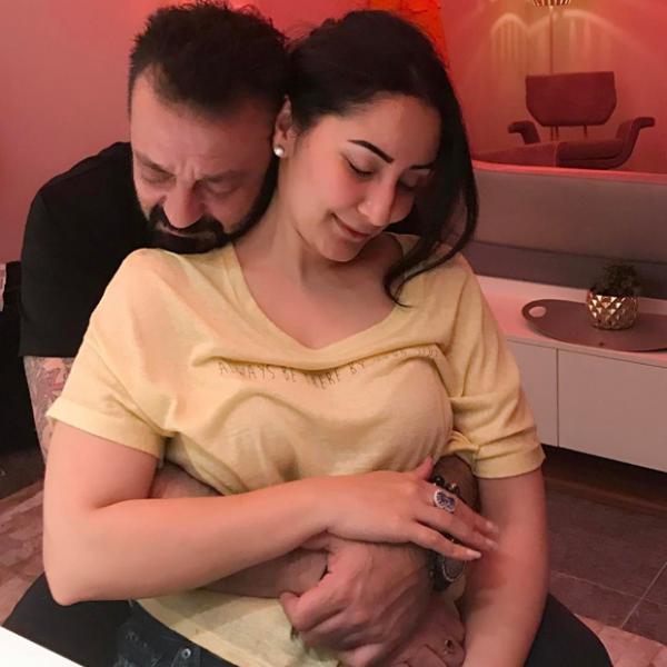  This picture of Sanjay Dutt and Maanayata Dutt will give you serious couple goals 